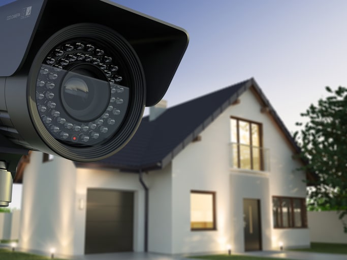 How Professionally Monitored Security Helps Pittsburgh Families While Traveling